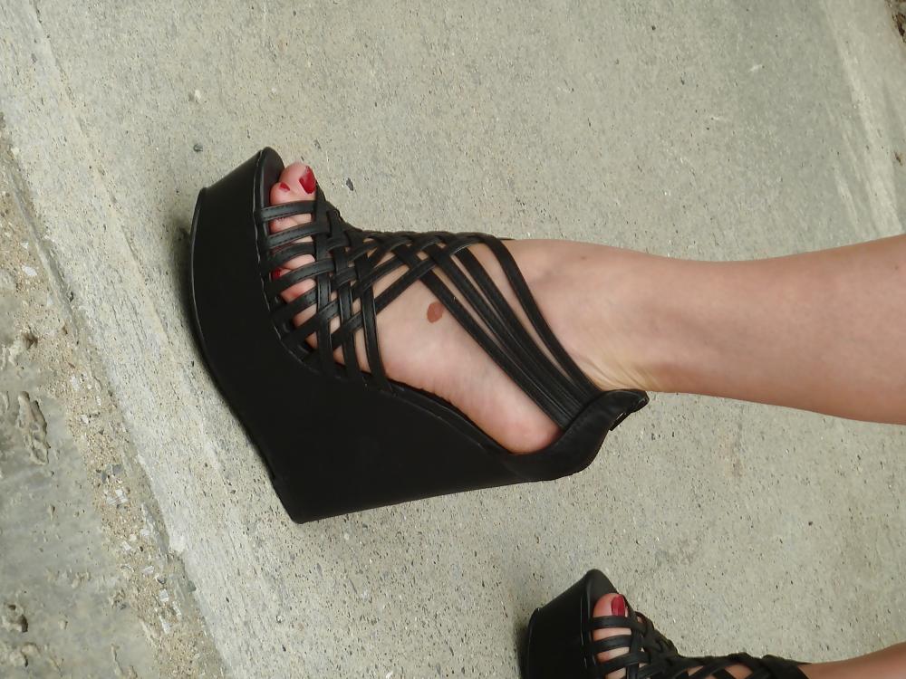 4P Sexy feet and toes