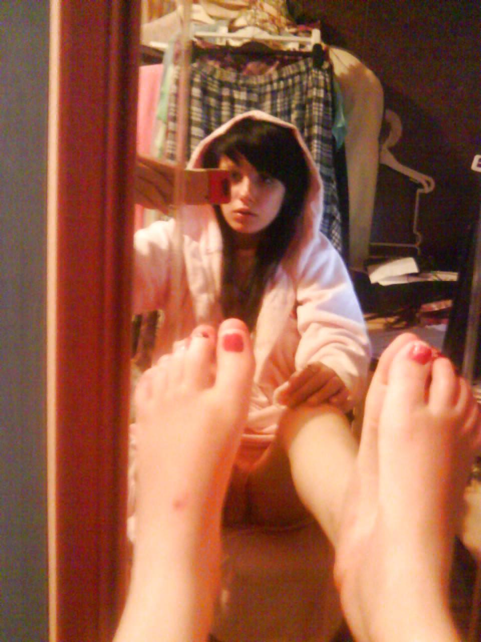 25P Sexy Teen Feet 2