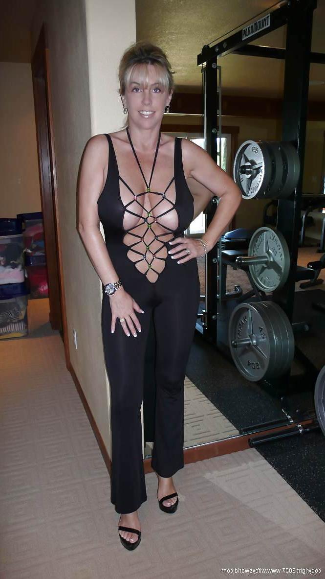 24P Milfs feet
