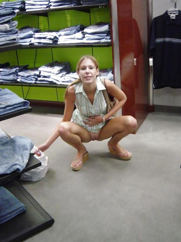 20P Just Flashing In Public !