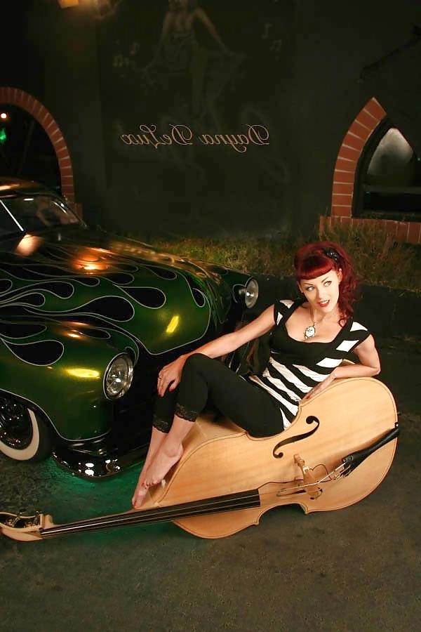 24P Rockabilly - punk - tattooed chicks.