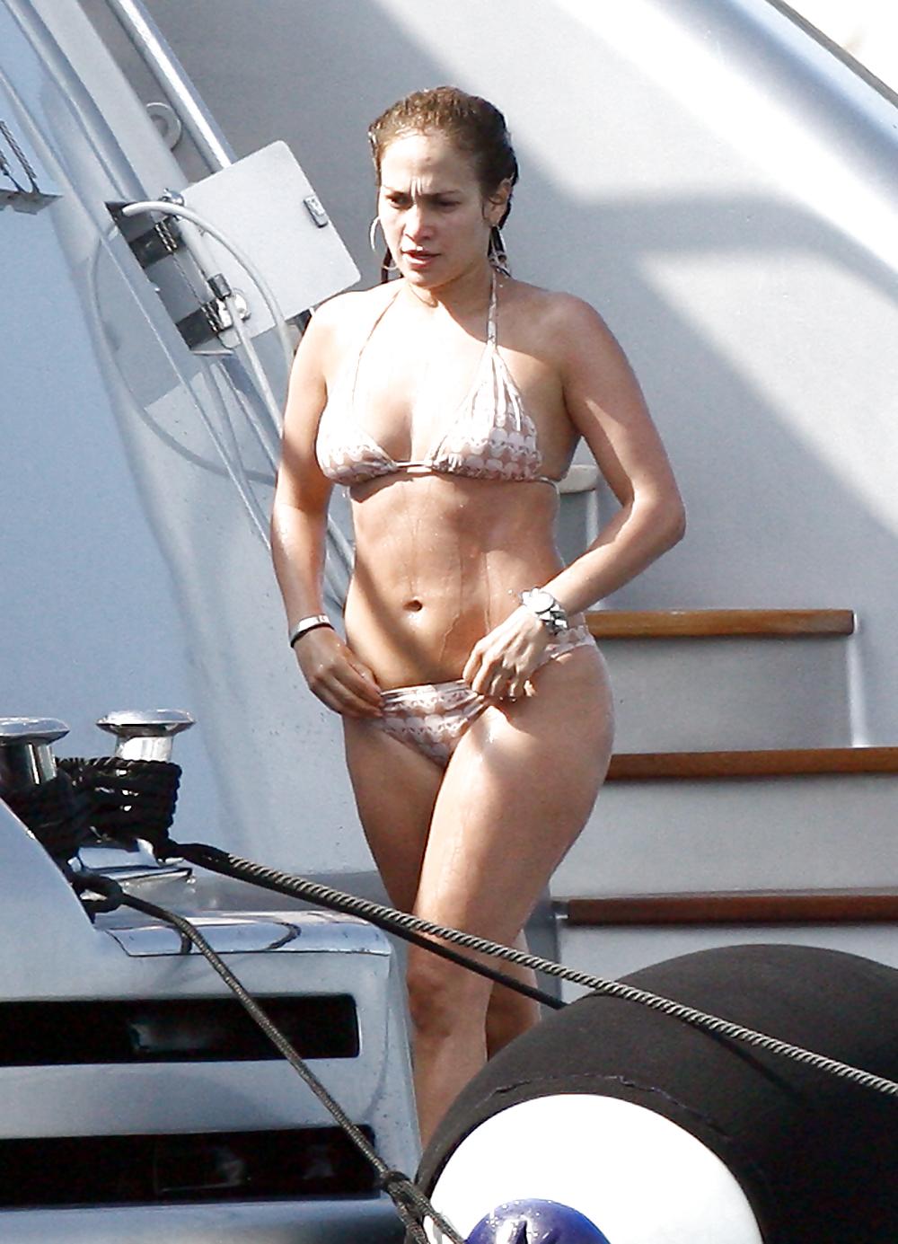 20P Female celebs -  I don't exist if you don't see me..
