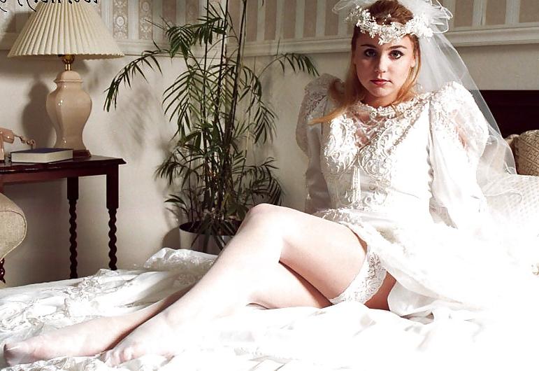 24P Blonde bride strips