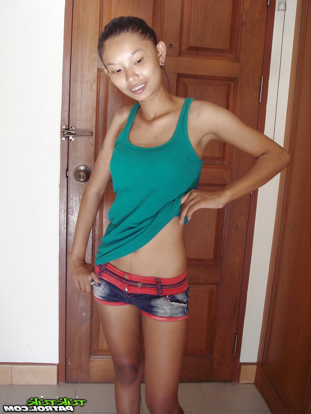 10P Coupl4funn 's very cute thai babe thick dark nipples