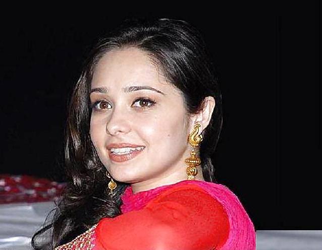 24P Paki TV Bitch Juggan Kazim For your Dirty Comments ,, 