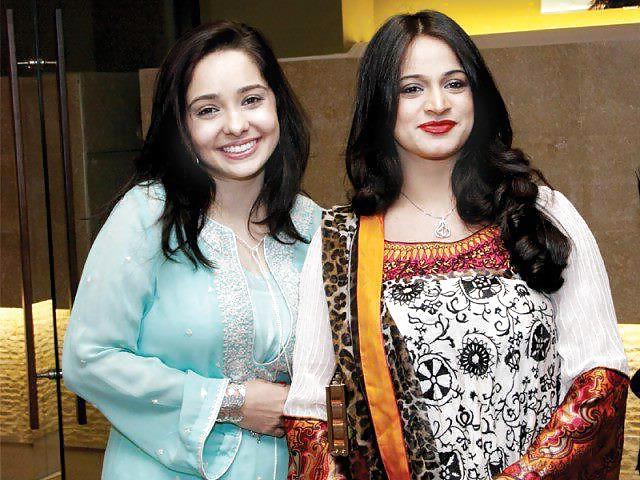 24P Paki TV Bitch Juggan Kazim For your Dirty Comments ,, 