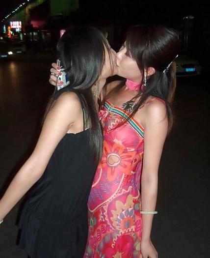 25P Hottest Tongue Love