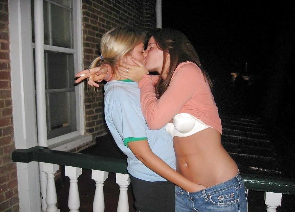 25P Hottest Tongue Love