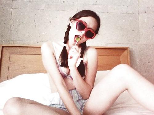25P Erotic art lollipopt teens and mature woman