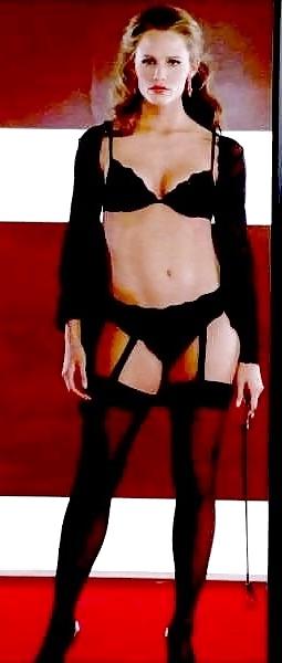 15P Female celebs - Time to pay homage to them...