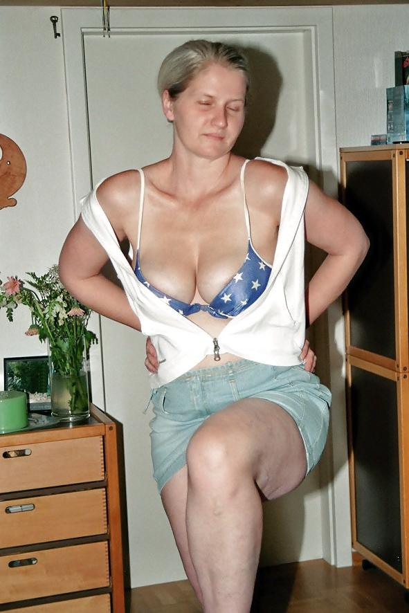 8P SAG - Mommie Is A Slutty Bitch? 19