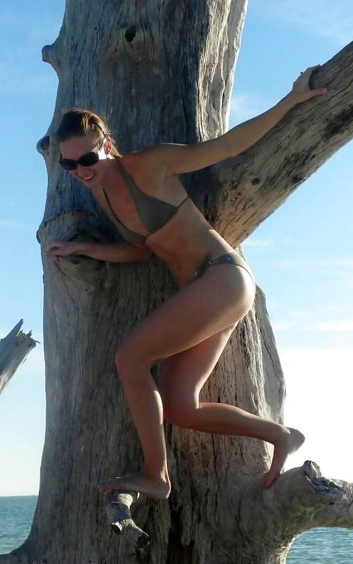 15P Cute girls with nice tits and ass facebook pics