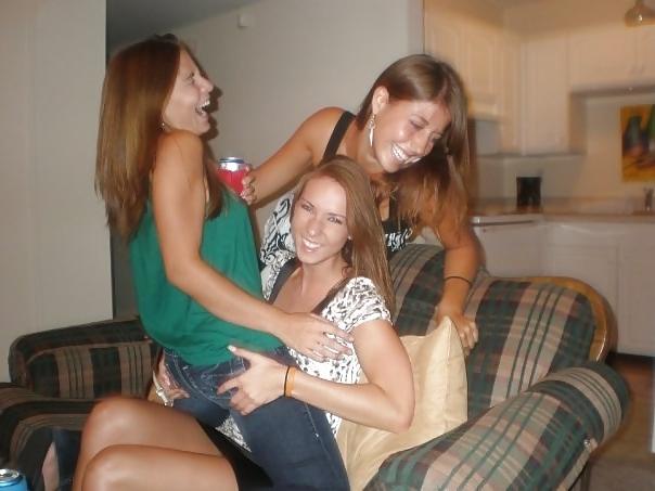 15P Cute girls with nice tits and ass facebook pics