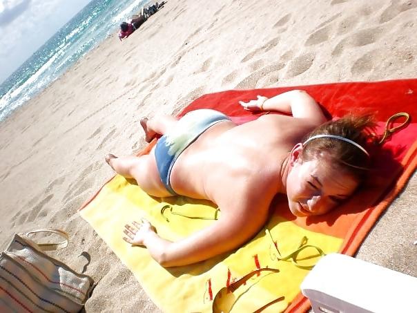 15P Cute girls with nice tits and ass facebook pics