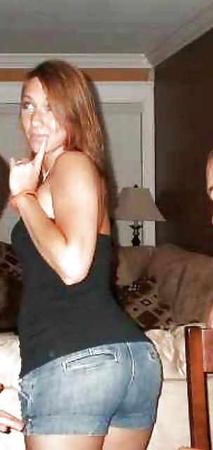 15P Cute girls with nice tits and ass facebook pics