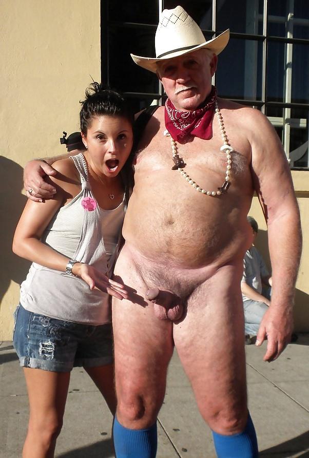 25P NAKED IN PUBLIC 3