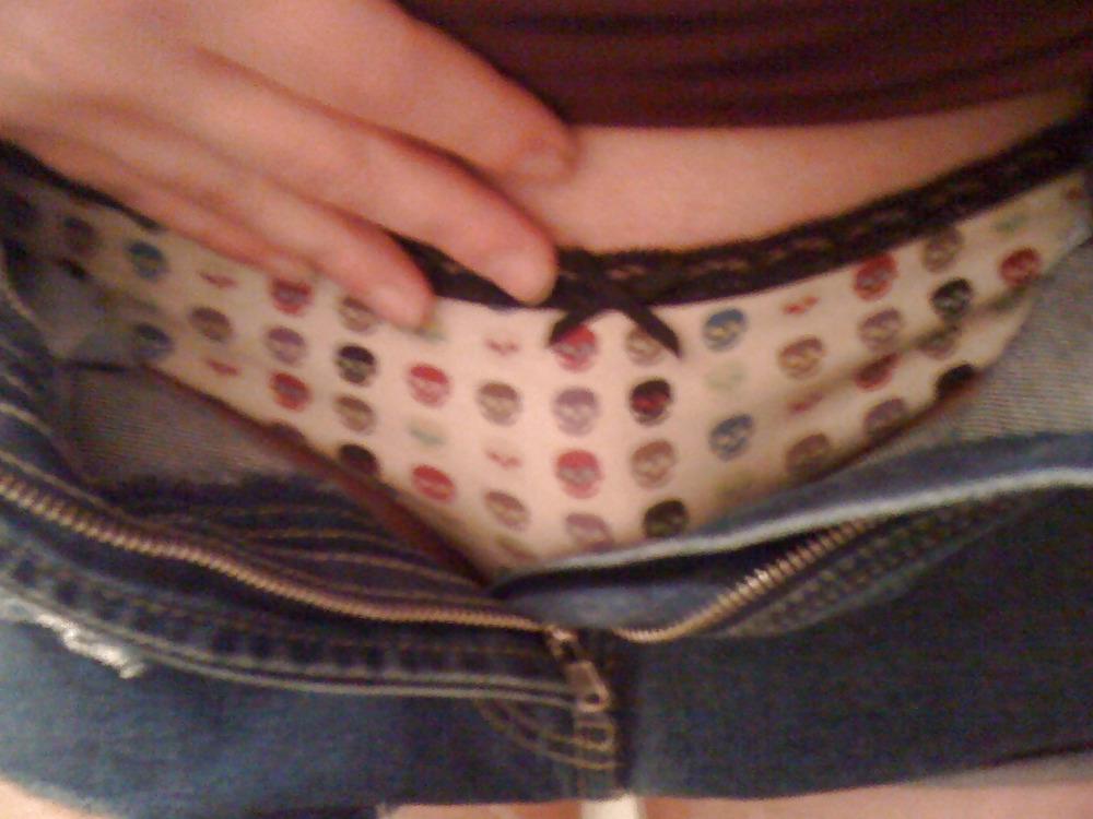 10P Play with my girls clothes