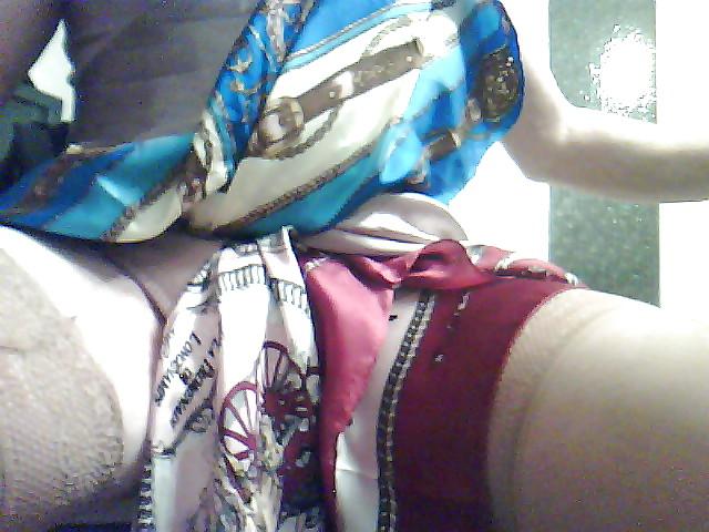 5P Scarf play