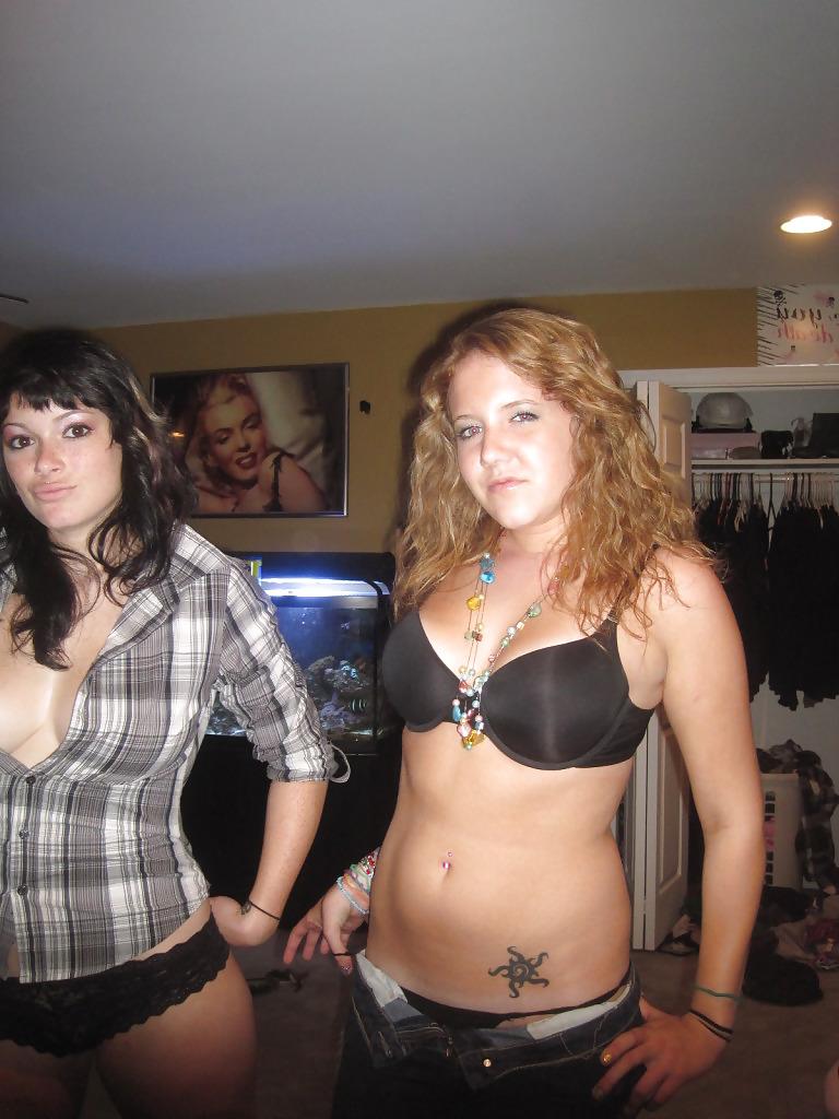 25P Hot tattoed emo bitch and friends
