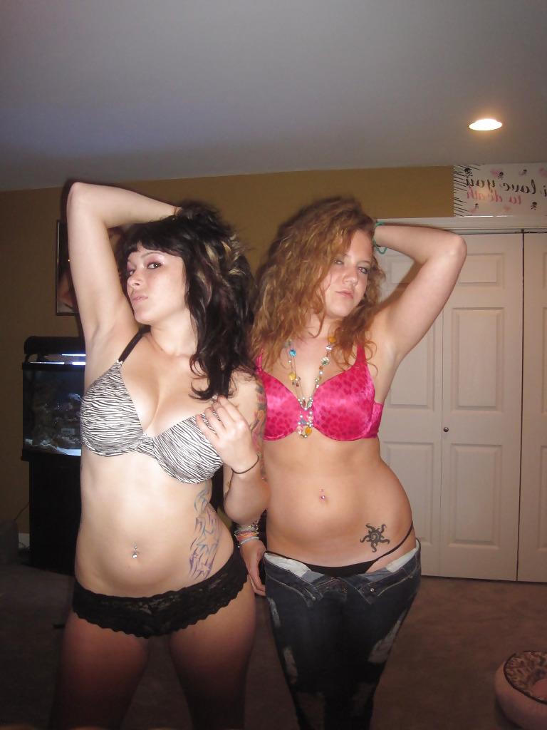 25P Hot tattoed emo bitch and friends