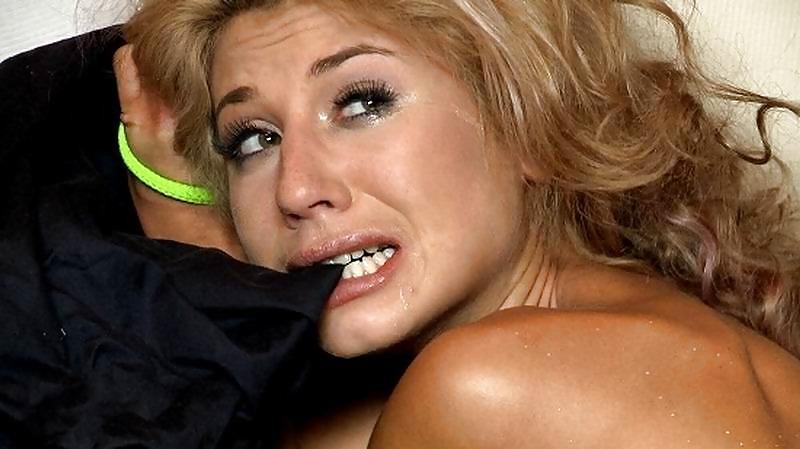 8P Crying bitch 01