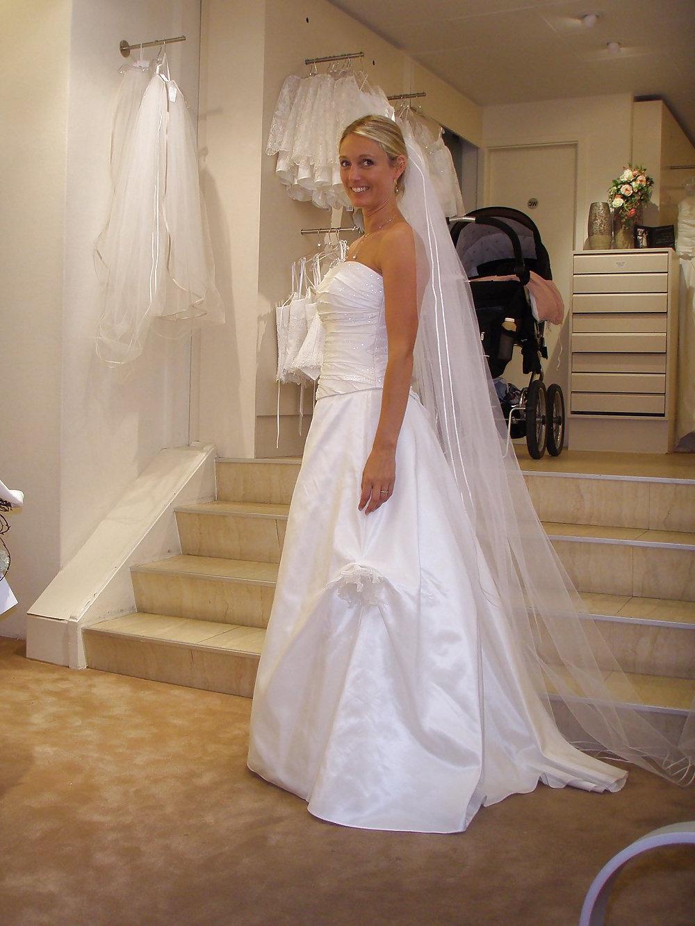 15P Naughty girls - The bride