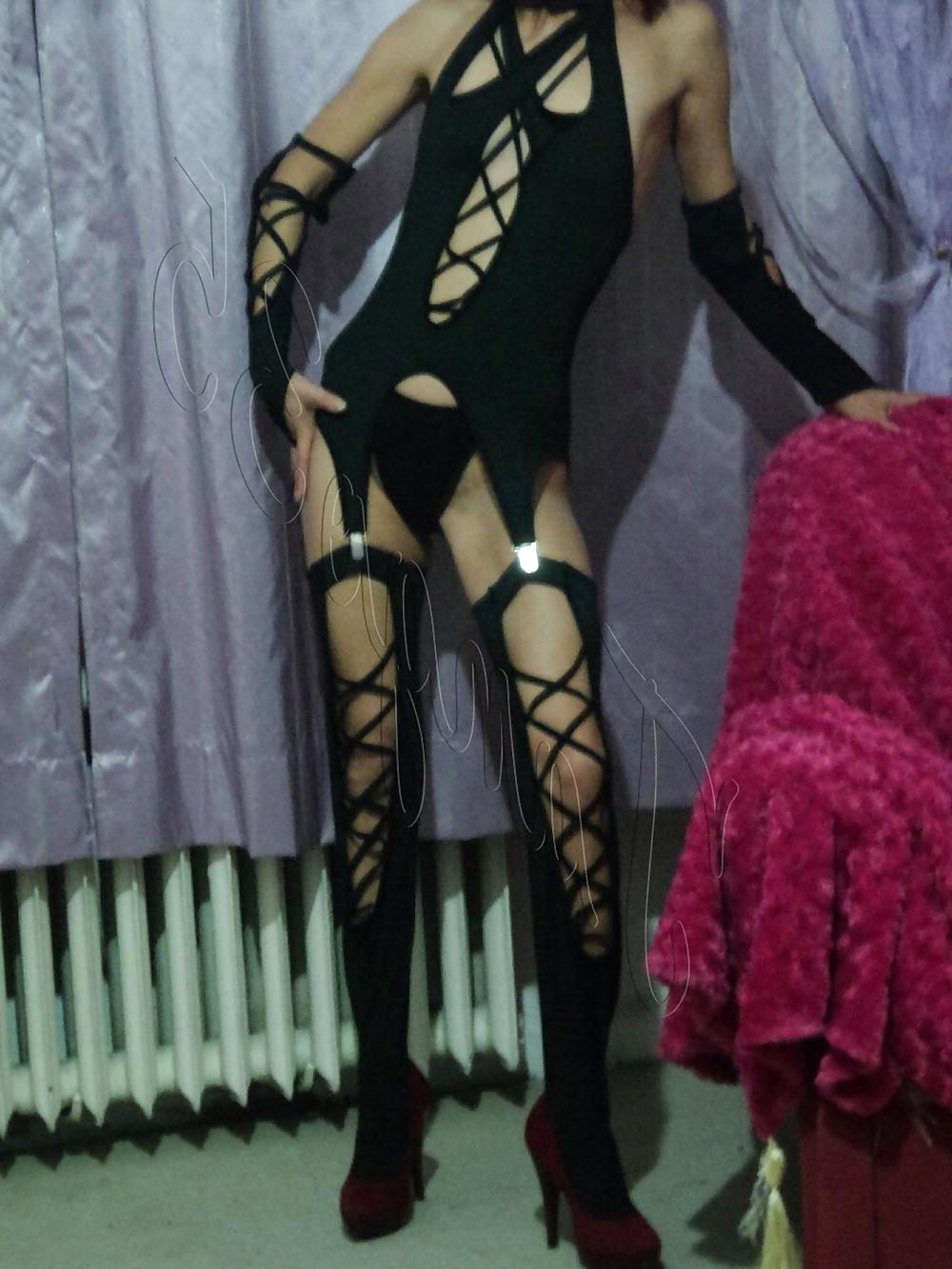 25P Turkish Skinny Bitch Ozge