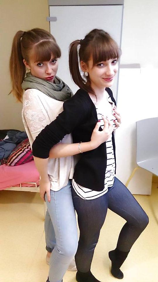 25P Slutty friends (legs, feet, ass) 