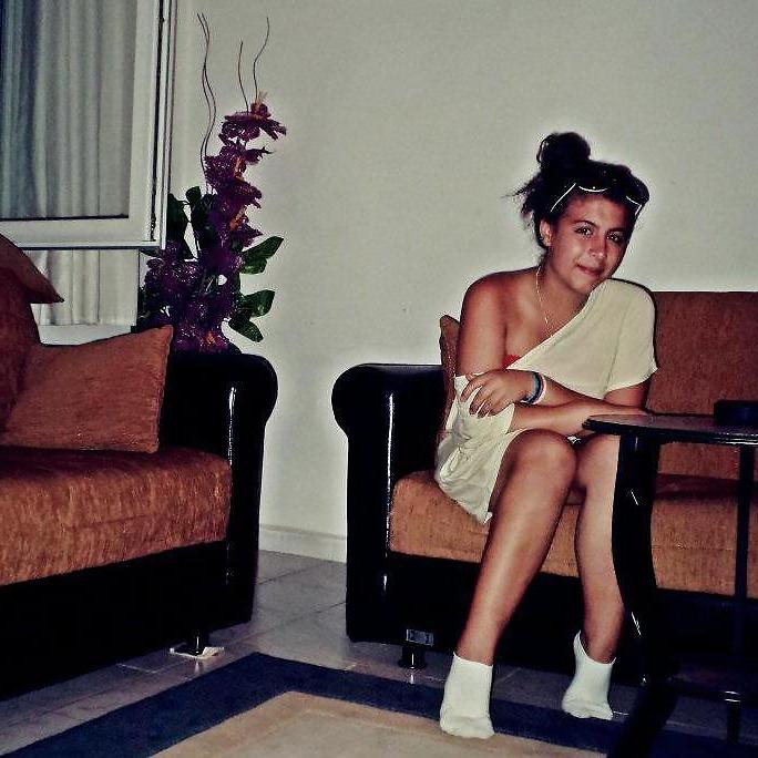 25P Turkish teen girls Feet Legs