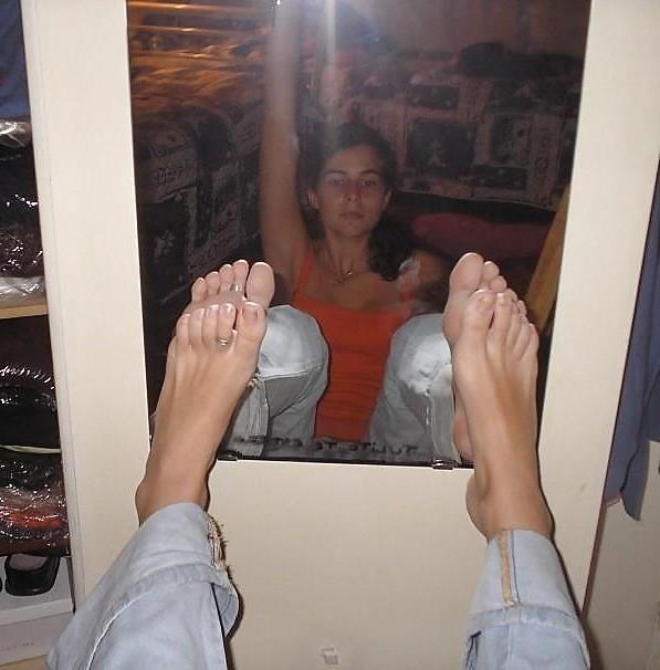 25P Sexy Teen Feet 1