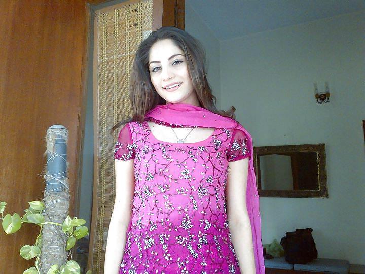 25P Sexy paki bitches , who wud u fuck and how