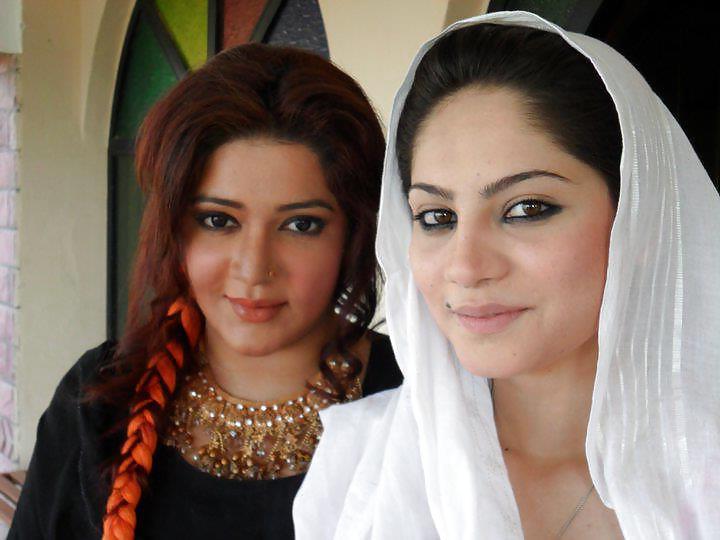 25P Sexy paki bitches , who wud u fuck and how