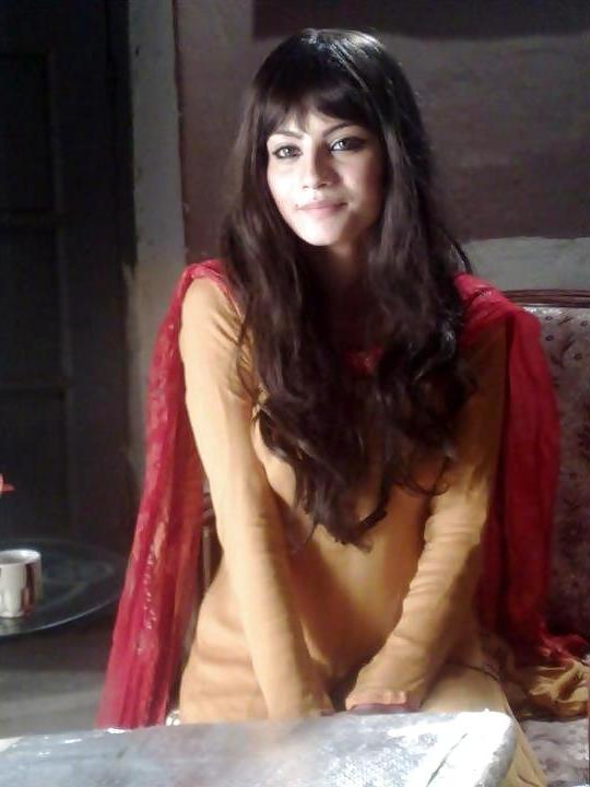 25P Sexy paki bitches , who wud u fuck and how