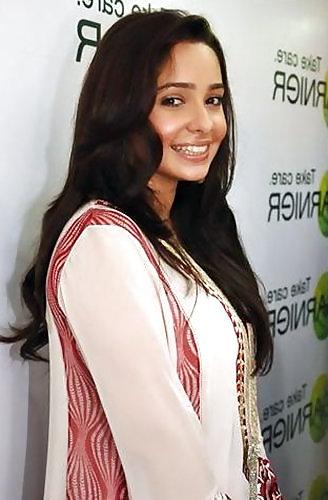 25P Sexy paki bitches , who wud u fuck and how
