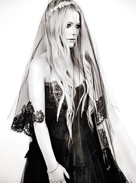 19P Avril lavigne: the Queen of Rock