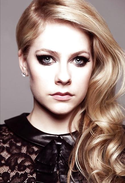 19P Avril lavigne: the Queen of Rock