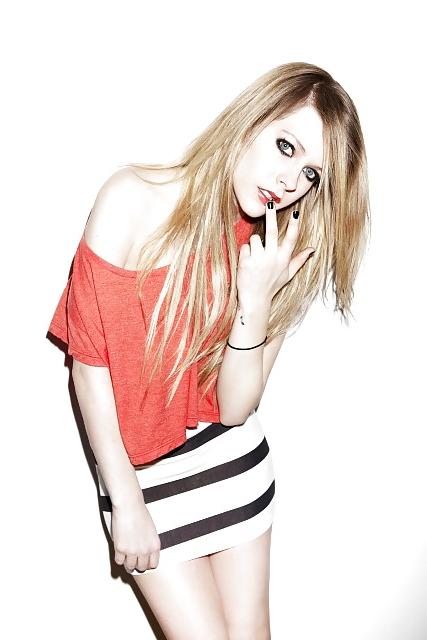 19P Avril lavigne: the Queen of Rock