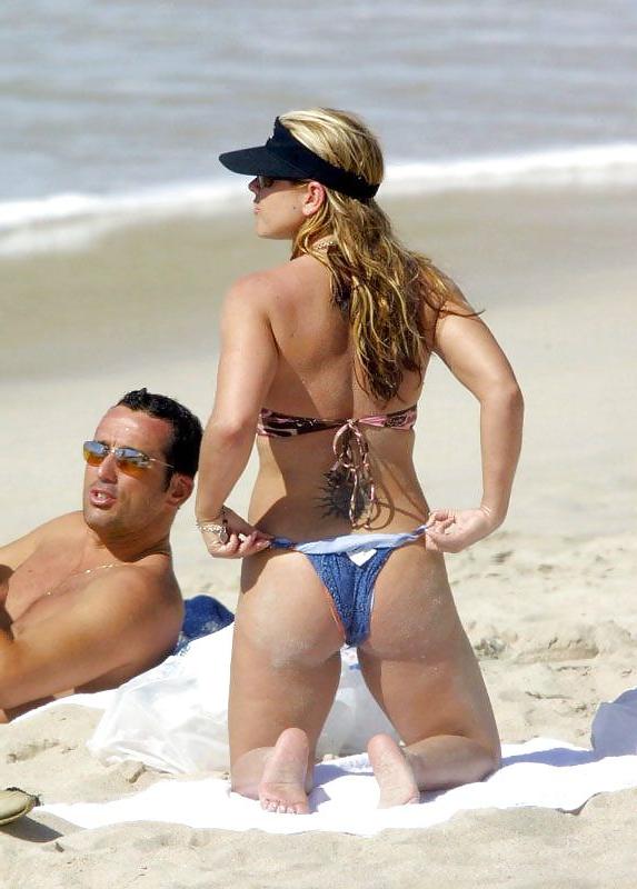 22P Female Celebs  - Simon says.. wank..more..