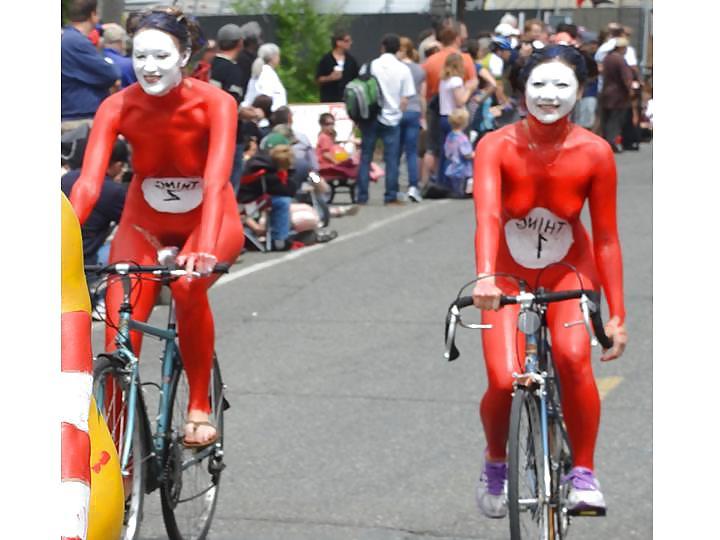 25P Nude Painted Ladies in Public Fetish Gallery 6