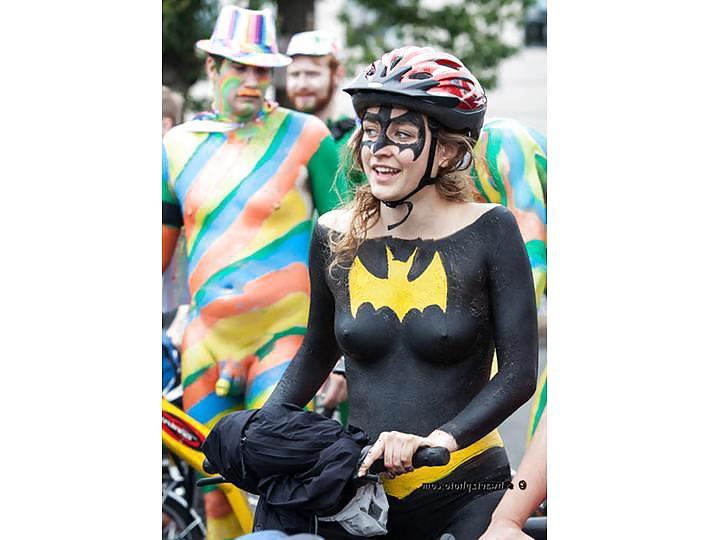 25P Nude Painted Ladies in Public Fetish Gallery 6
