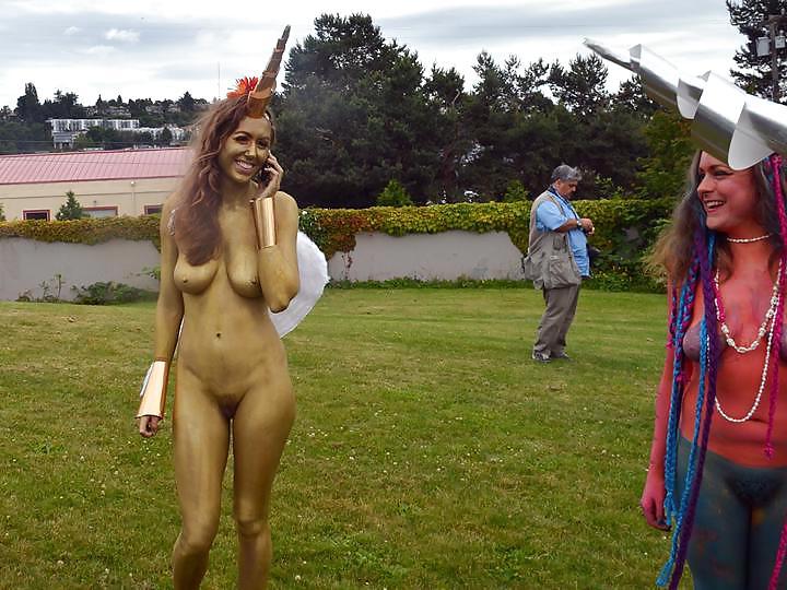 25P Nude Painted Ladies in Public Fetish Gallery 6