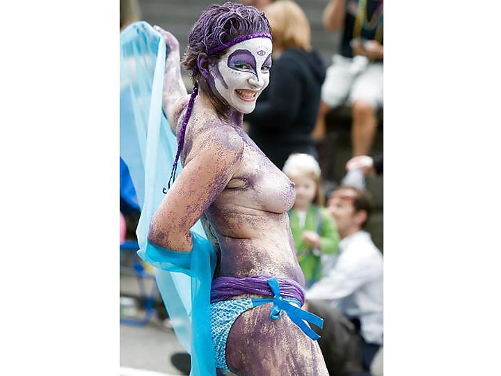 25P Nude Painted Ladies in Public Fetish Gallery 6