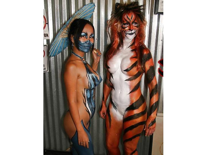 25P Nude Painted Ladies in Public Fetish Gallery 11