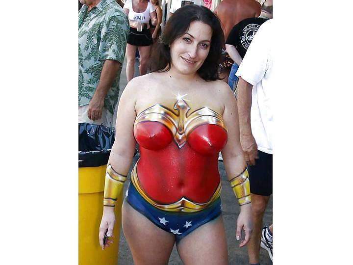 25P Nude Painted Ladies in Public Fetish Gallery 11