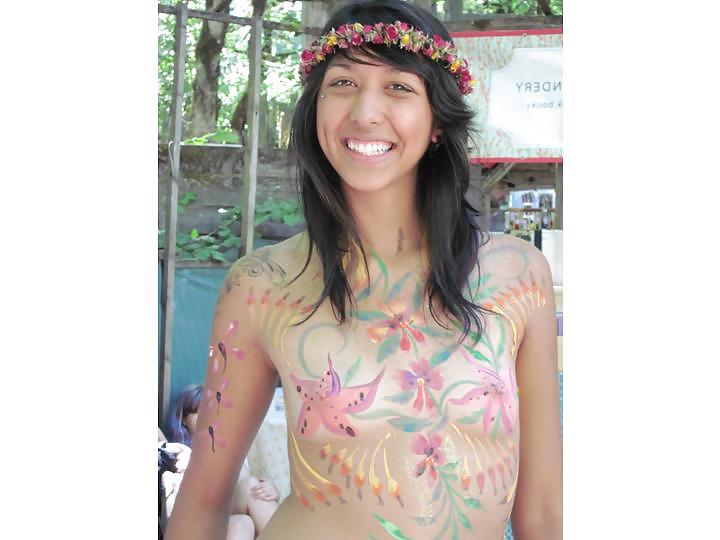 25P Nude Painted Ladies in Public Fetish Gallery 13