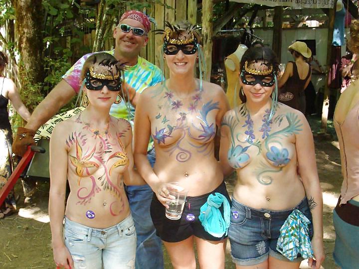 25P Nude Painted Ladies in Public Fetish Gallery 13