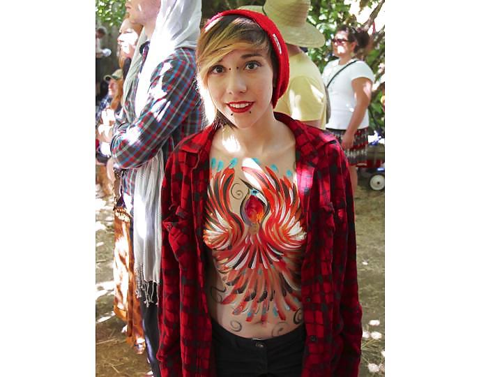 25P Nude Painted Ladies in Public Fetish Gallery 13