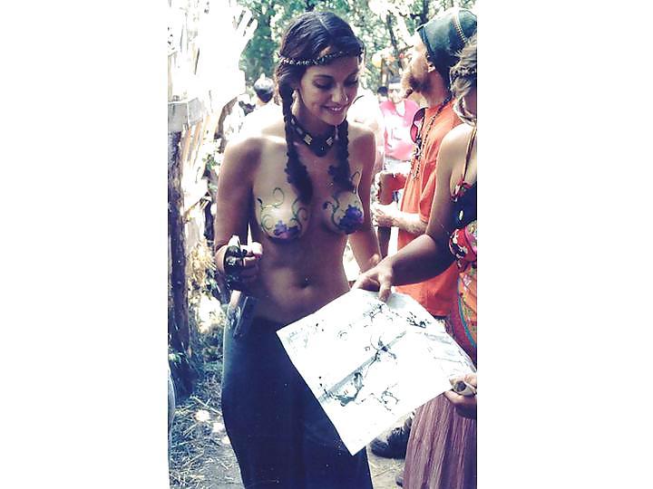 25P Nude Painted Ladies in Public Fetish Gallery 13