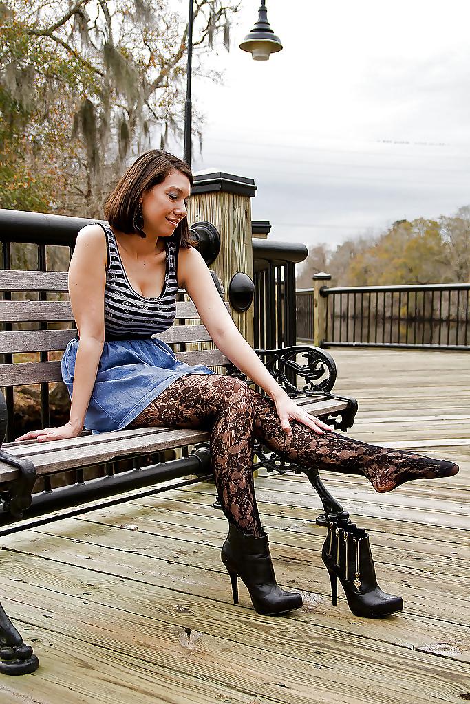25P More Girls Feet in Patterned Nylons
