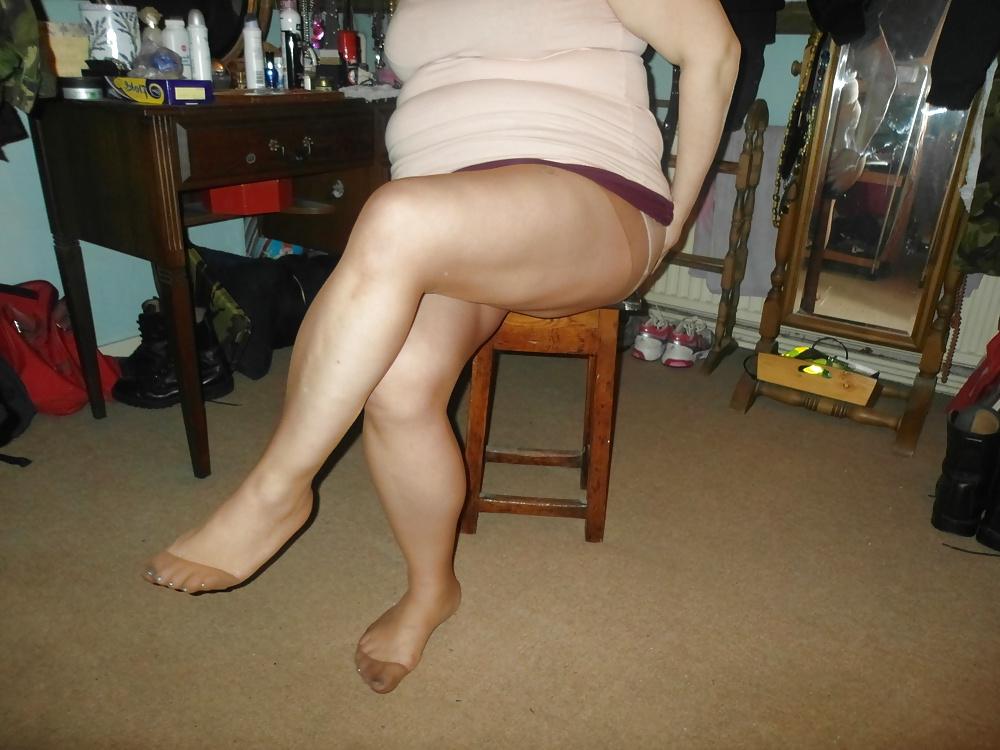 9P Tanya showing her nylon feet tights pantyhose stockings 